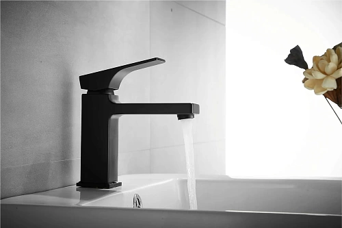 Смеситель д/раковины ROSE черный R1001H-1