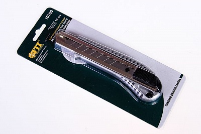 Нож технический 18мм усиленный с лезв.,метал.корпус (10250)